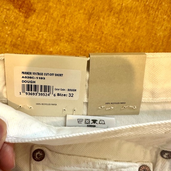 AGOLDE Parker Denim Fray Shorts - Size 32, NWT - Picture 7 of 12